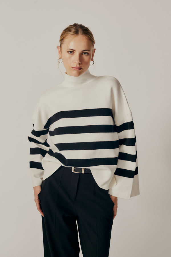 CLIVIA STRIPPED TURTLENECK SWEATER