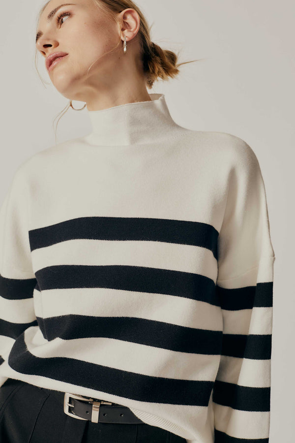 CLIVIA STRIPPED TURTLENECK SWEATER